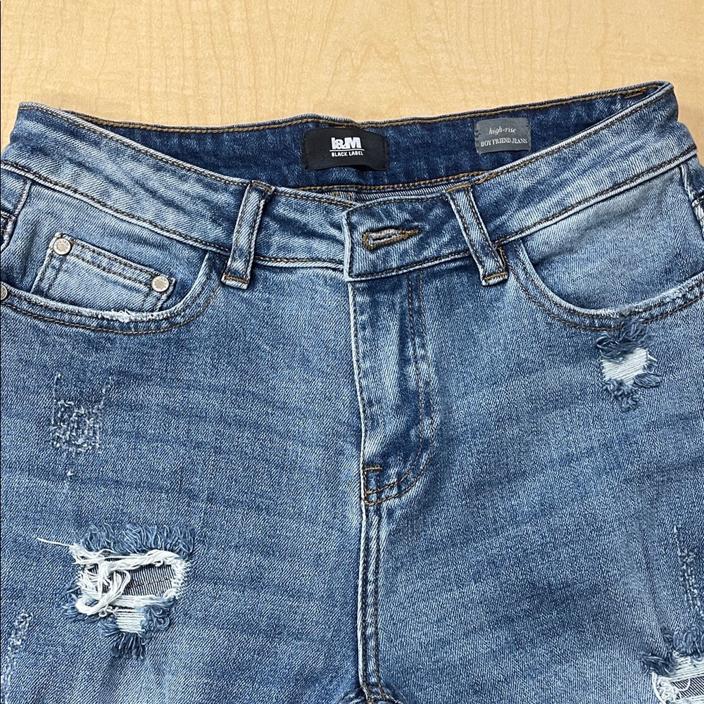 I&M Black Label Women’s Blue Distressed Jeans
